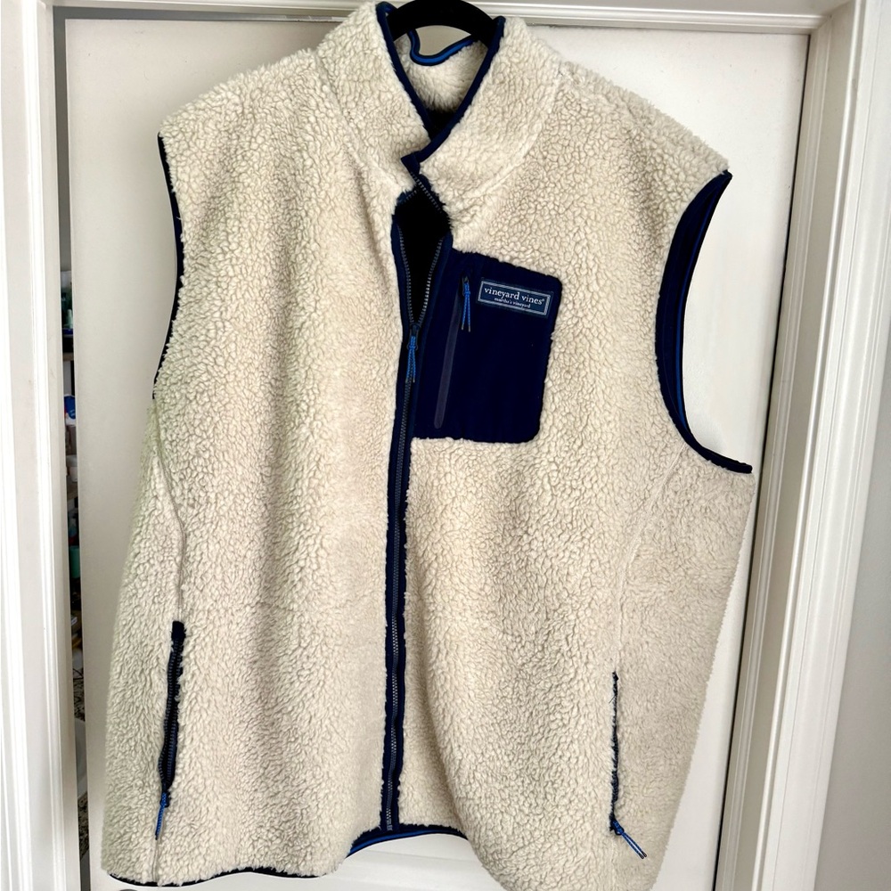 Vineyard Vines Cream Sherpa Fleece Vest with Navy Trim
